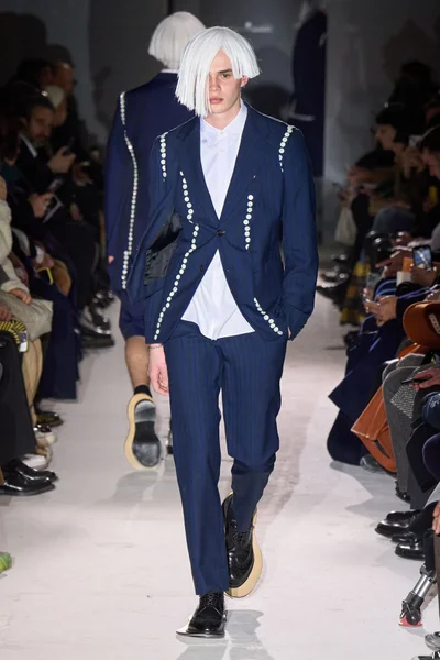 Look 28
